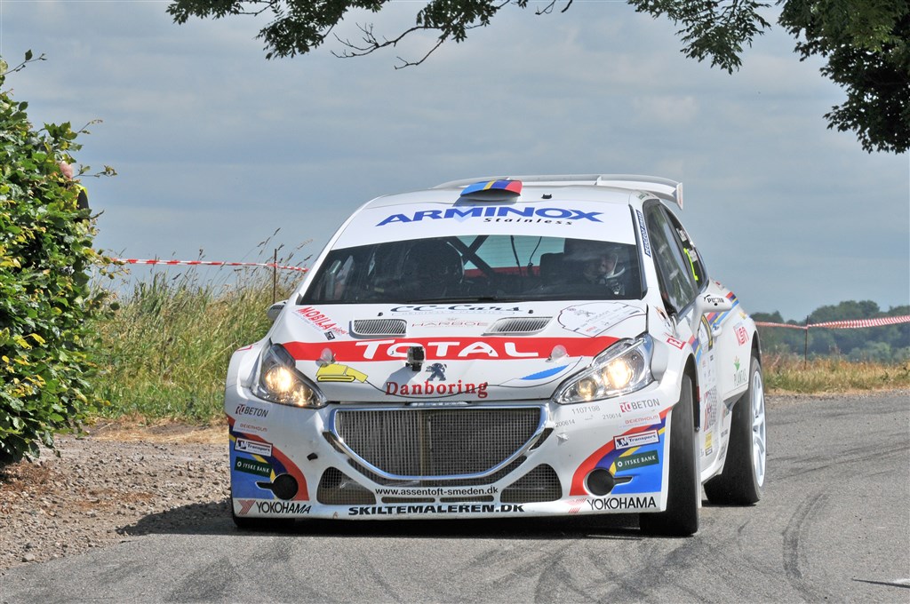 Christian Jensen er klar til at tage en ny sejr i rallysprintet i Fårvang
(Foto: Rallypics)